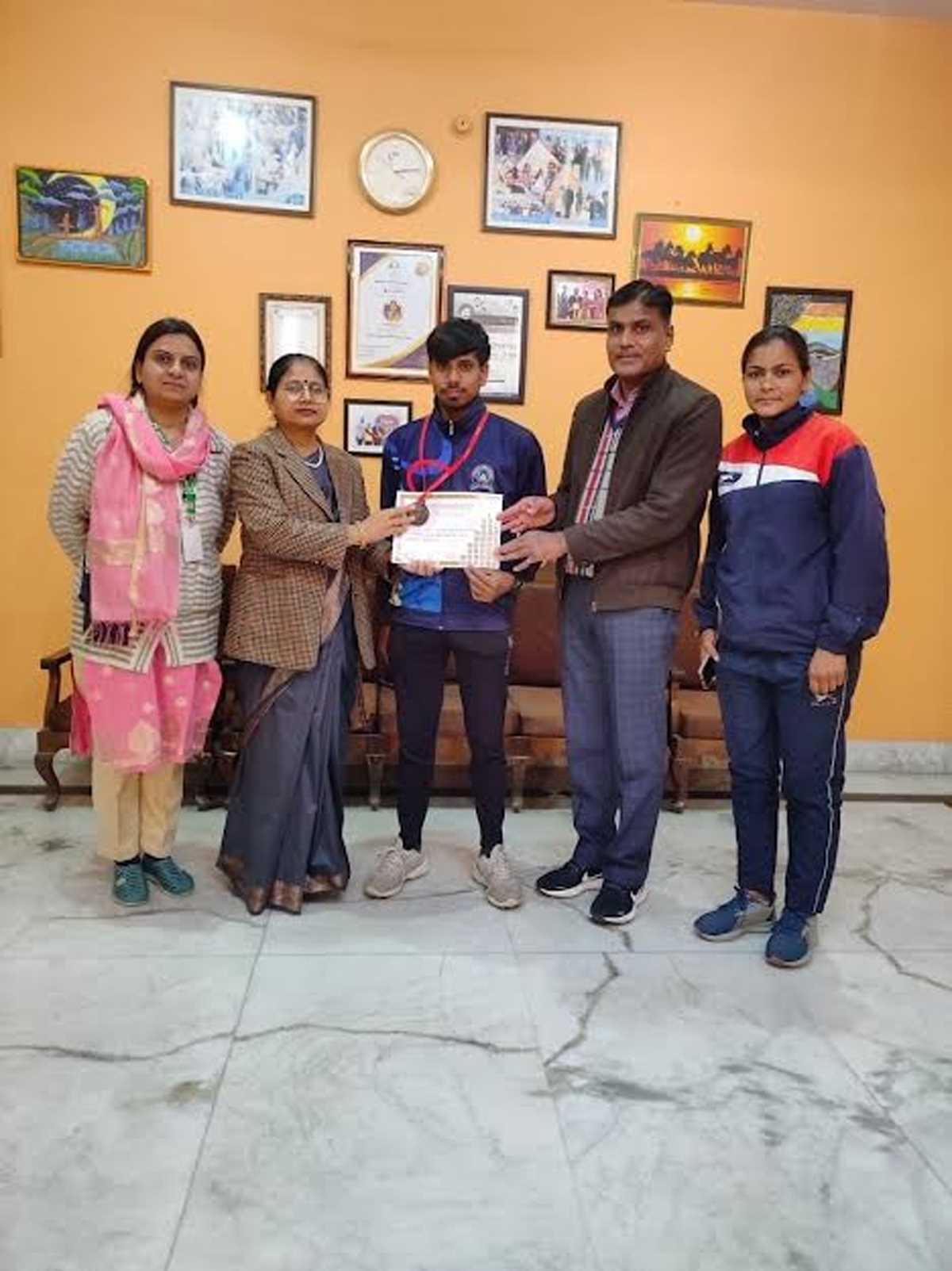 प्रज्ञान के छात्र ने सीबीएसई क्लस्टर एथलेटिक्स प्रतियोगिता में जीता कांस्य पदक